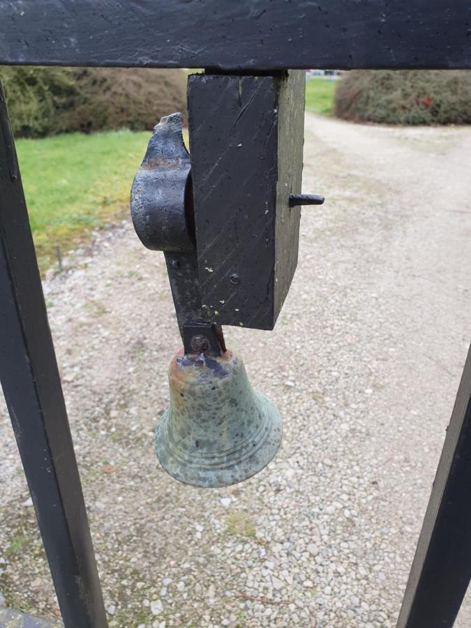 Au Petit Paradis Sainte-Gauburge-Sainte-Colombe Eksteriør bilde