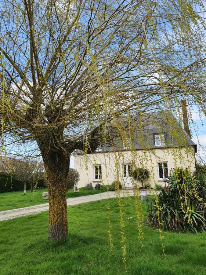 Au Petit Paradis Sainte-Gauburge-Sainte-Colombe Eksteriør bilde