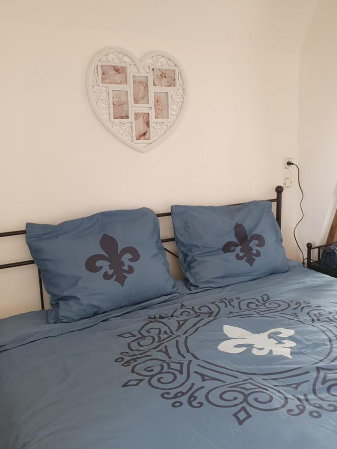 Au Petit Paradis Sainte-Gauburge-Sainte-Colombe Eksteriør bilde