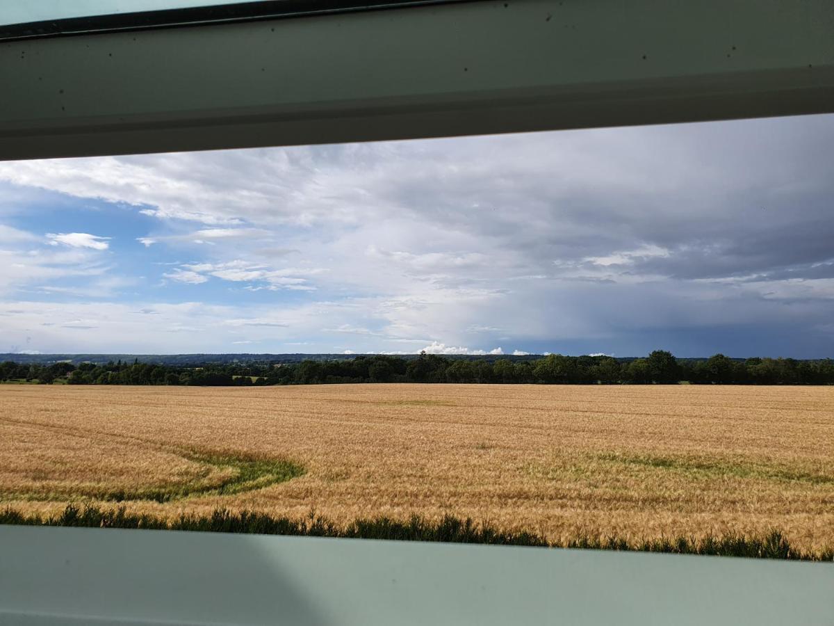 Au Petit Paradis Sainte-Gauburge-Sainte-Colombe Eksteriør bilde